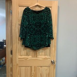 Roz & Ali Emerald and Black Floral Blouse